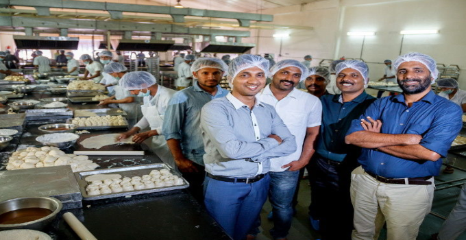 इडली-डोसे के बिजनेस से मजदूर के बेटे ने खड़ी की 182 करोड़ की कंपनी, अब वड़ा बनाकर गेम बदलने की तैयारी