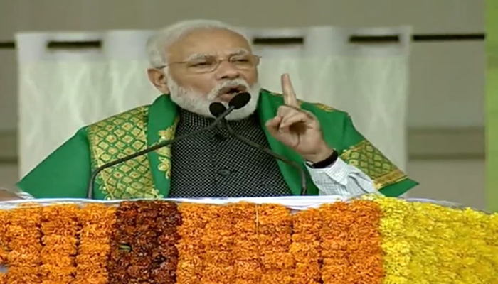 पीएम मोदी ने एक क्लिक में 6 करोड़ किसानों को दिया गिफ्ट, अकाउंट में पहुंचे 12000 करोड़ रुपये!